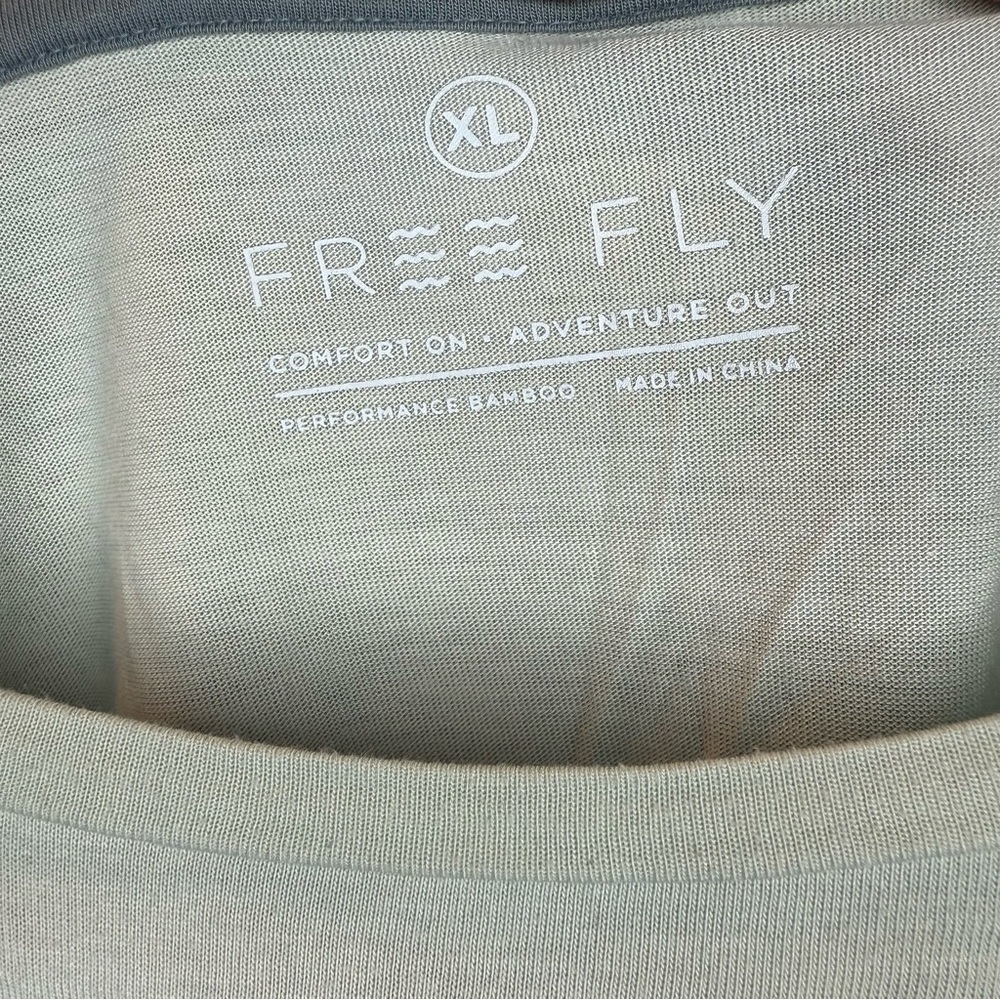 Free Fly Apparel size XL Women's Soft Glacier Long Sleeve Tee with Thumb Cut Out - Picture 2 of 8